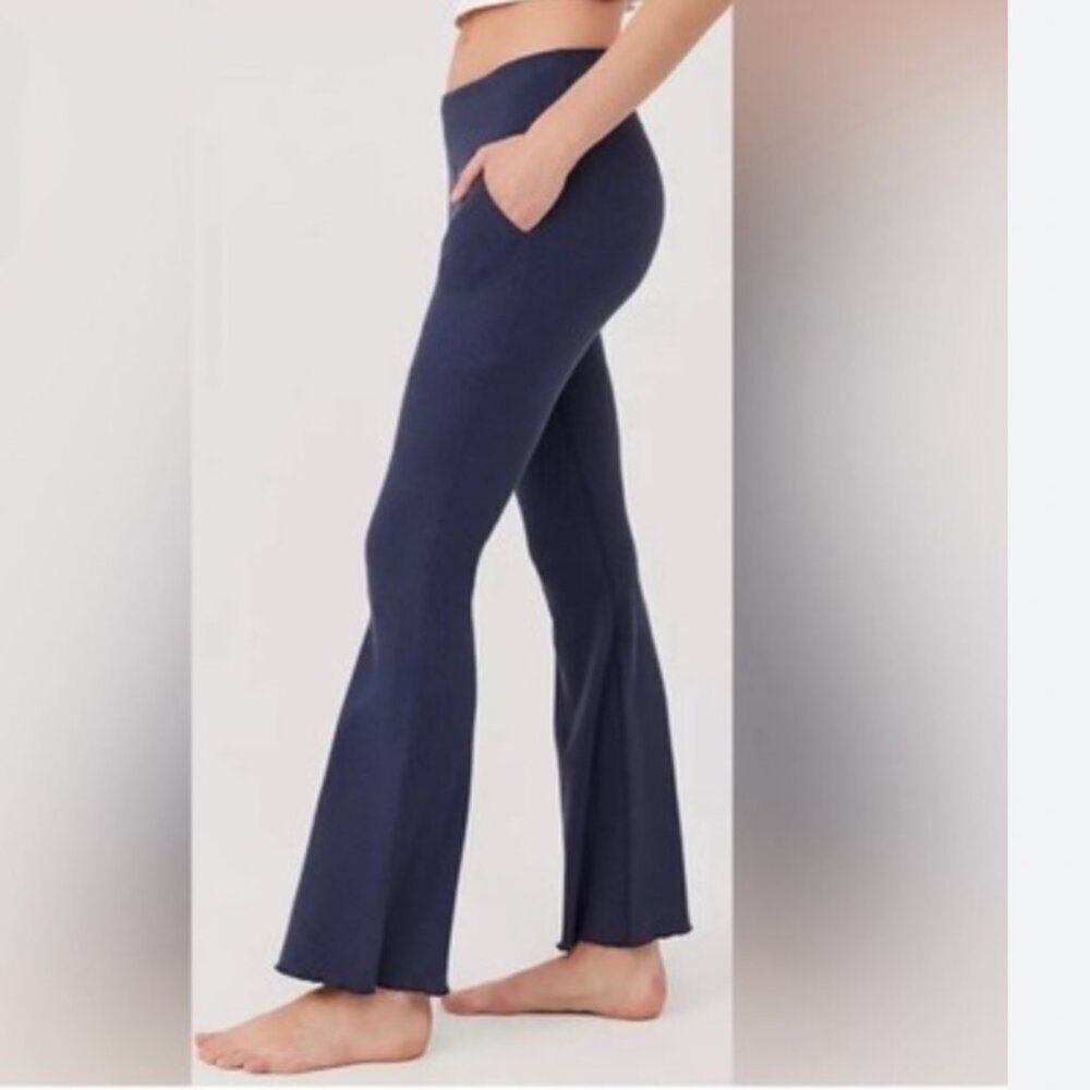 NWT Outdoor Voices Kick Flare ribbed leggings Dark Sky